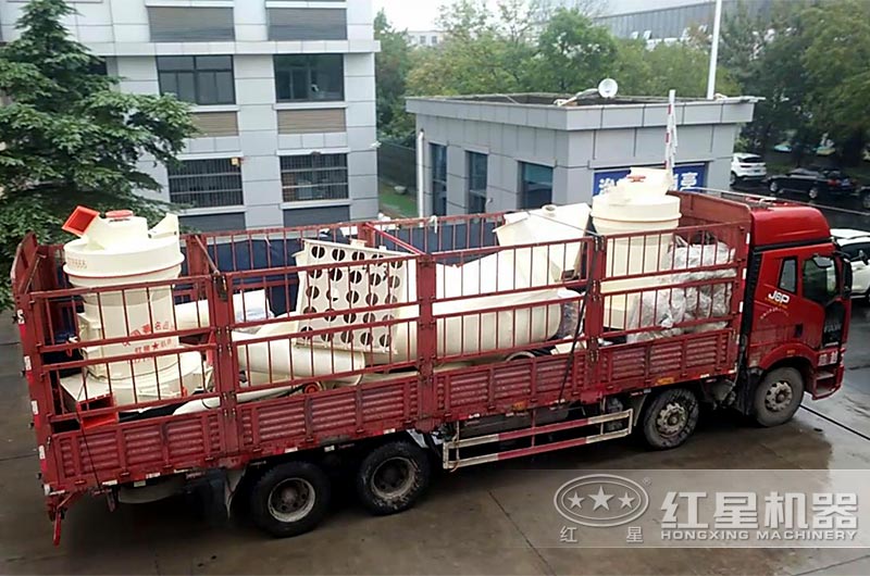 超細(xì)磨粉機(jī)已發(fā)貨 超細(xì)磨粉機(jī)已發(fā)貨