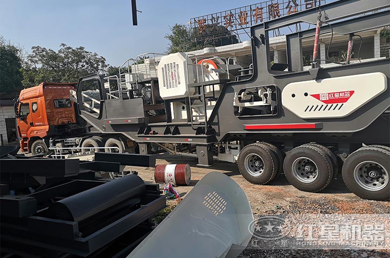 搭載HD系列的移動(dòng)顎式破碎機(jī) 搭載HD系列的移動(dòng)顎式破碎機(jī)