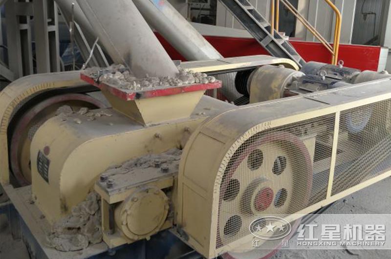 關(guān)于對輥式破碎機(jī)，客戶最常問的5個問題（紅星老師傅實地講解）