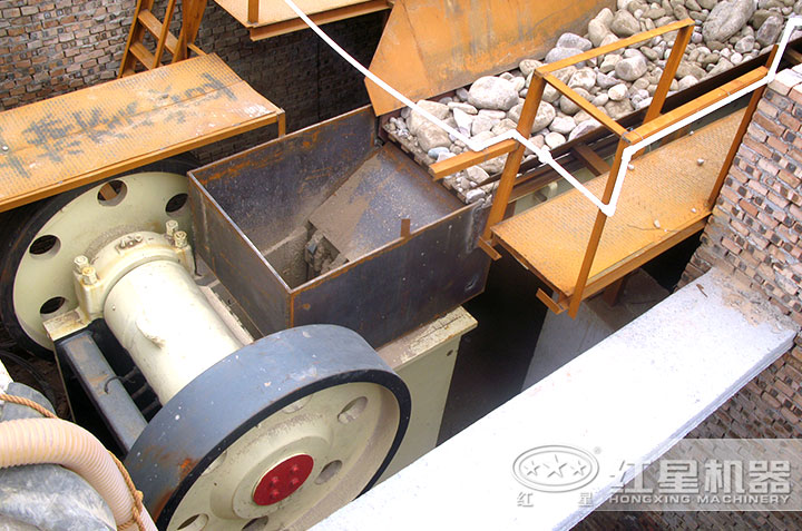 顎式破碎機、給料機